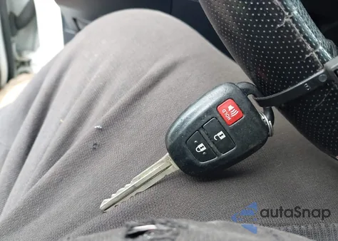 2017 Toyota Rav4 Le z USA, uszkodzony, nr VIN JTMBFREV8HJ149441